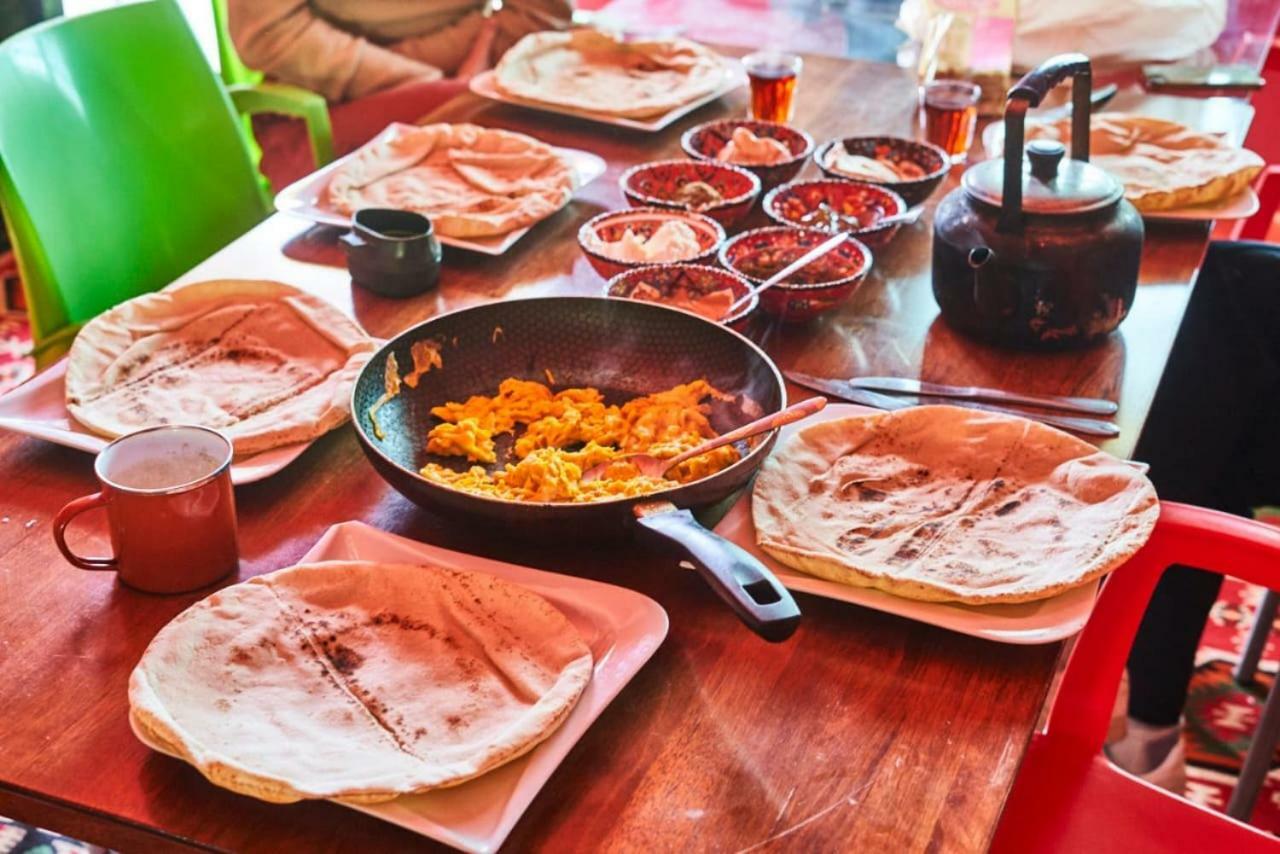 Bedouin Pink Ecohouse Bed & Breakfast Wadi Musa Ngoại thất bức ảnh