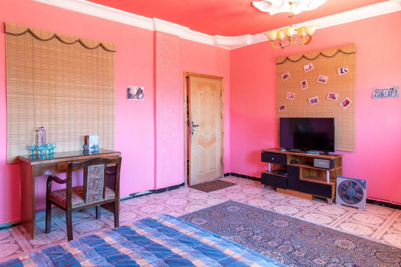 Bedouin Pink Ecohouse Bed & Breakfast Wadi Musa Ngoại thất bức ảnh